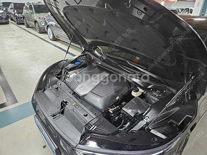 EV6 중고 EV6 중고차 회색 2022년식 47,011km 롱레인지 AWD 어스 중고자동차--3
